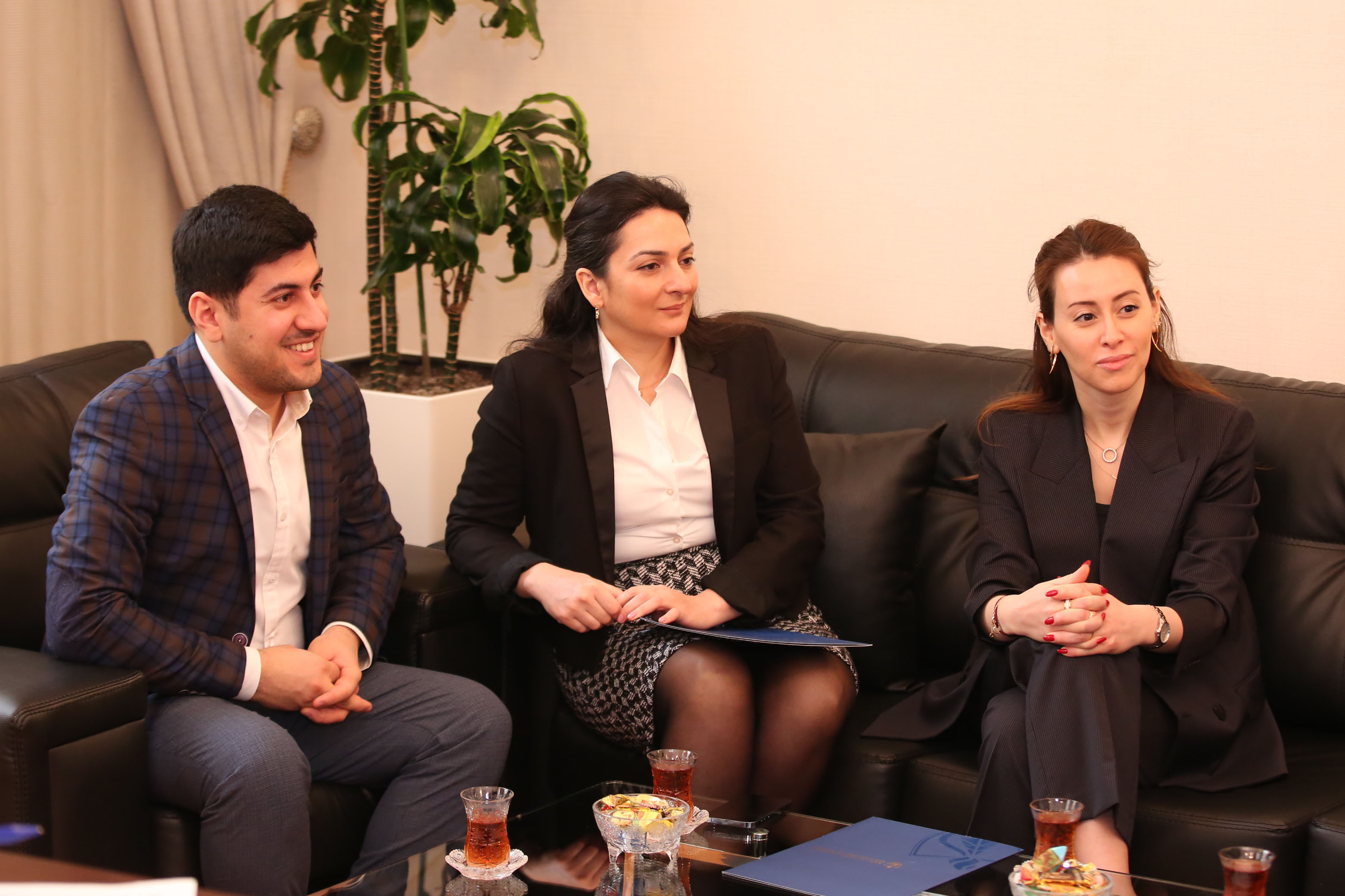 BAKI ALİ NEFT MƏKTƏBİNİN REKTORU İLƏ GÖRÜŞ KEÇİRİLİB